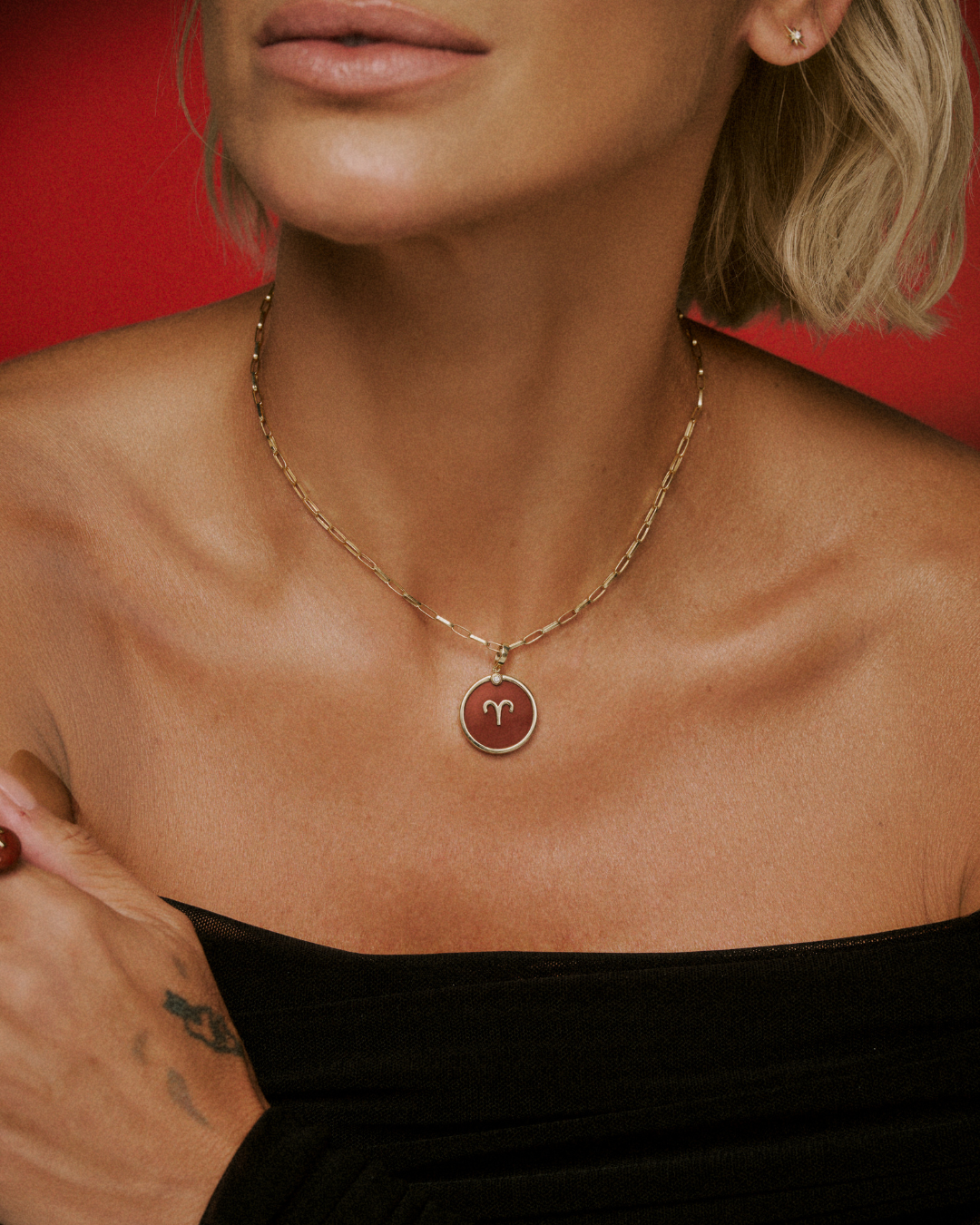 Pingente ÁRIES Jaspe Vermelha em Ouro Amarelo 18k - Collab Mônica Salgado
