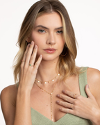 Anel LIGHT Esmeralda 10pt e 2 Diamantes 3pt total em Ouro Amarelo 18k