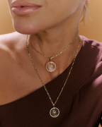 Pingente LEÃO Olho de Tigre em Ouro Amarelo 18k - Collab Mônica Salgado