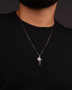 Corrente Desatadora Nós e Cruz Lisa em Ouro Branco 18K